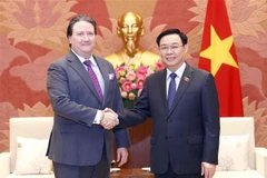 Top legislator hosts US Ambassador