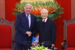 Party General Secretary welcomes French Senate President