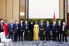 Vietnamese President receives leading Singaporean firms in innovation