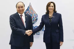 President meets US Vice President on APEC meeting sidelines
