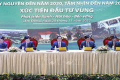 PM urges breakthroughs in Central Highlands development