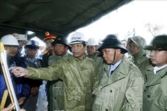 President inspects Da Nang’s efforts to overcome storm, flood consequences
