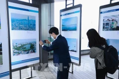 VNA-Yonhap press photo exhibition marks 30 years of Vietnam-RoK ties