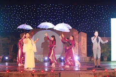 Autumn festival in Hue wraps up with art programme