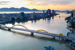Da Nang promotes potential in tourism, aviation, logistics