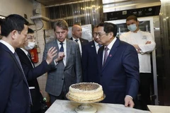 PM visits hotel where President Ho Chi Minh used to work in Boston