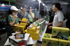 Cooperatives’ products, services introduced at Hanoi exhibition