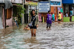 Death toll from Nalgae storm rises to 98 in Philippines