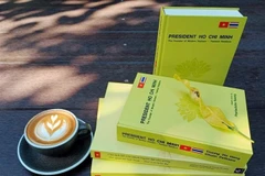 Vietnamese lecturer seeks to help readers understand better about Uncle Ho 