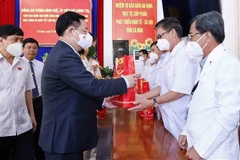 Top legislator pays Tet visit to Ca Mau’s public security, health forces