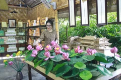 Artist utilising lotus to add charm to Vietnamese handicrafts