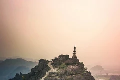 Mua cave – miniature Great Wall in Vietnam