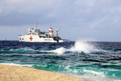 Vietnam’s seas and islands: An Bang waves
