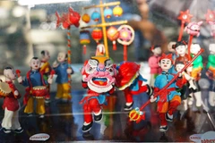 Preserving and developing Hanoi toy figurines