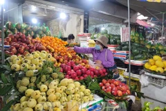 Domestic market prices are basically stable in the first five months of 2024, according to the Ministry of Finance. (Photo: VNA)