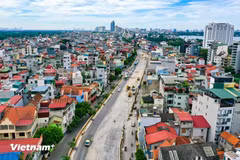 The Au Co - Nghi Tam Road extension is expected to be completed soon, easing traffic congestion in Ba Dinh and Tay Ho districts (Photo: VNA)