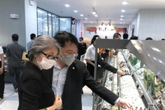 Domestic retailers strive to expand market share in 2021