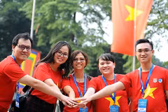 Young intellectuals actively contribute ideas for national development 