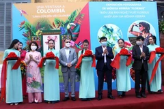 Exhibition in Quang Nam introduces Colombian flowers