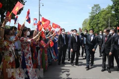 Lao newspaper highlights long-lasting Laos-Vietnam relations