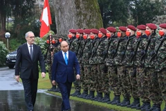 President Nguyen Xuan Phuc welcomed by Swiss counterpart in Bern city