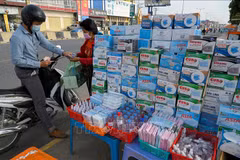 Cambodia promotes cashless payments to fight COVID-19