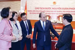  President meets with Vietnamese Cambodians