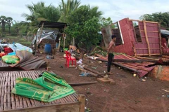 Strong winds destroy hundreds of houses in Cambodia