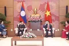 Lao top legislator wraps up official visit to Vietnam
