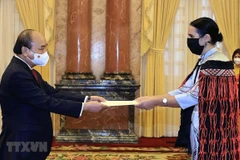 President Nguyen Xuan Phuc hosts foreign ambassadors