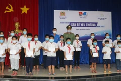 Journey to share love with border guards, policy beneficiaries, the poor