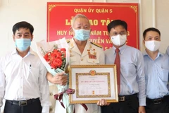 HCM City: Over 2,100 Party members receive membership badges