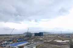 At the construction site of the Van Phong electricity plant (Photo: VNA)