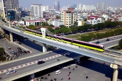 Hanoi’s metro trains put on trial run for elevated stations
