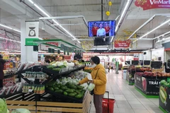 Retail sales, consumer service revenue up ahead of Tet