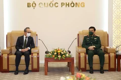 Minister of National Defence receives Thai ambassador