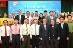 17 collectives, 33 individuals honoured for overseas Vietnamese affairs 