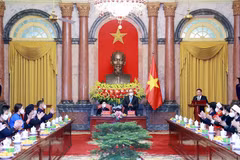 President meets prestigious locals in Bac Kan