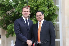 PM Pham Minh Chinh meets French President