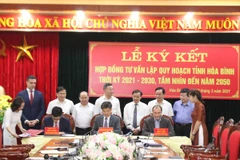 Consulting contract on Hoa Binh planning signed