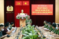 Senior intelligence official to face bribery charge