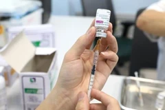 Workers in Bac Giang, Bac Ninh receive COVID-19 vaccinations