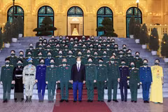 President meets outstanding military women