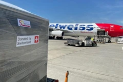 Switzerland presents 13 tonnes of medical supplies to Vietnam