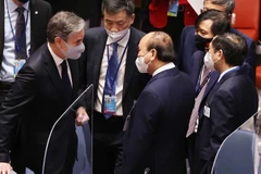 President Nguyen Xuan Phuc continues hectic schedule in New York