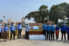 Long An supports Cambodian provinces in COVID-19 fight