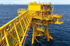 Vietsovpetro welcomes first oil flow from BK-18A and BK-19 oil rigs
