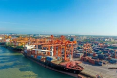 Over 425 million tonnes of cargo handled at seaports in seven months
