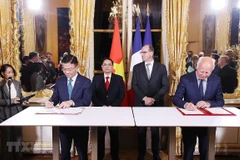 Prime Minister attends Vietnam-France business forum