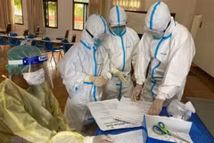 Vietnamese military medical experts help Laos fight COVID-19